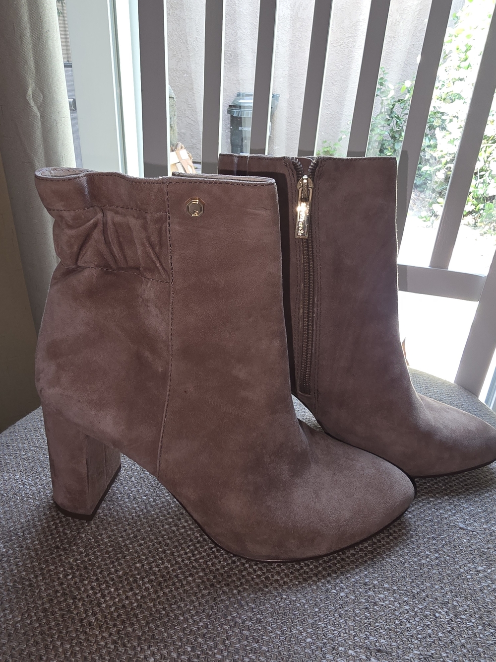 Louise et Cie Shayna Suede Block Heel Booties 
Size 6/ 36.5 - Picture 3 of 9